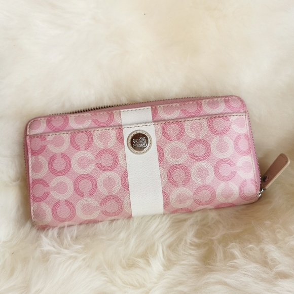 Coach Wallet - Picture 1 of 9